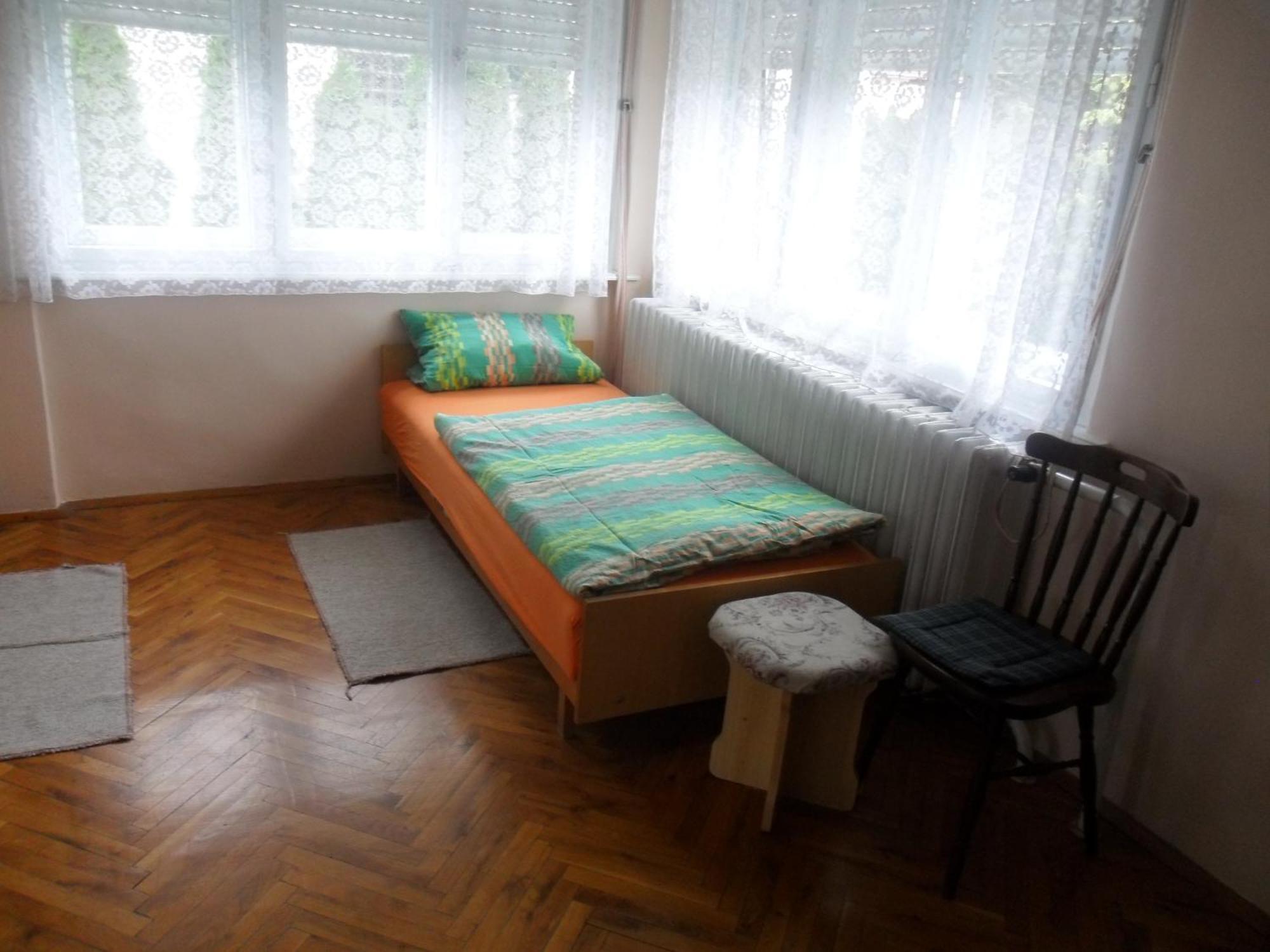 Pallosi Haz "A" Sarvar Luaran gambar