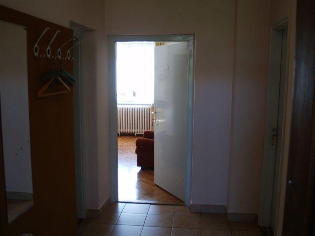Pallosi Haz "A" Sarvar Luaran gambar