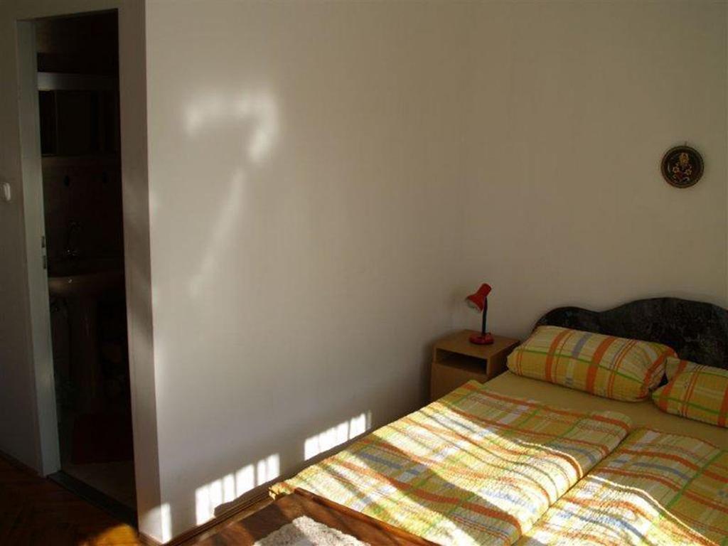 Pallosi Haz "A" Sarvar Luaran gambar